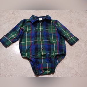 Gap onesie, size 3 to 6 months, color blue, green, red and yellow